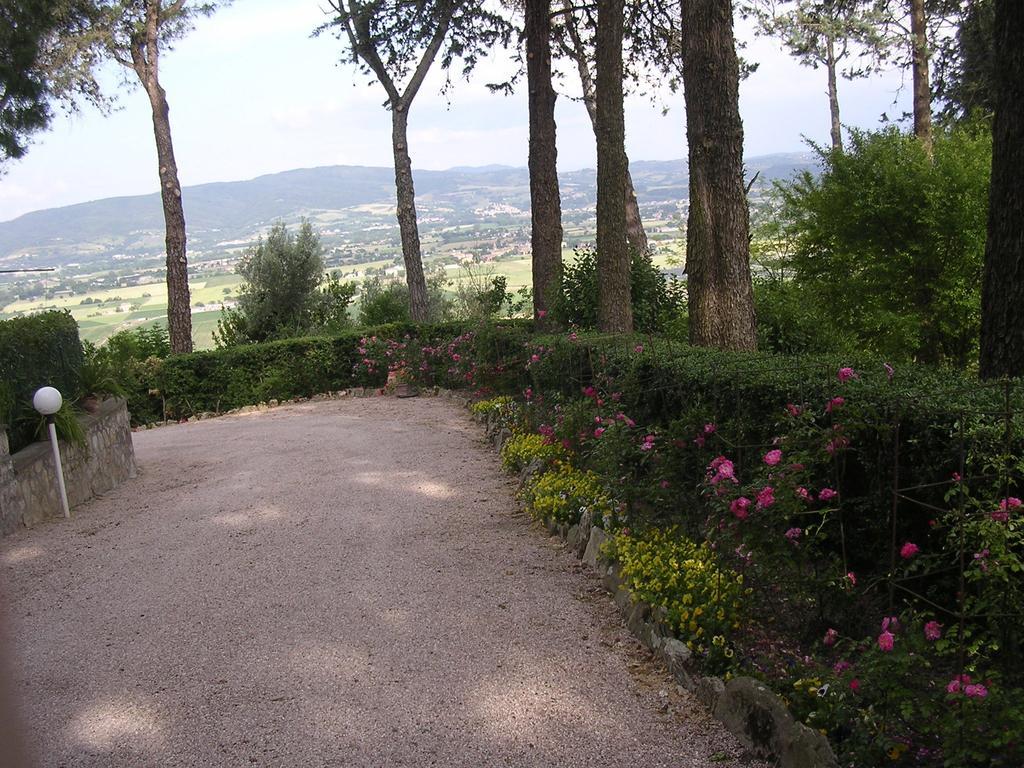 Casa Fiorita Panzió Sant'Enea Kültér fotó