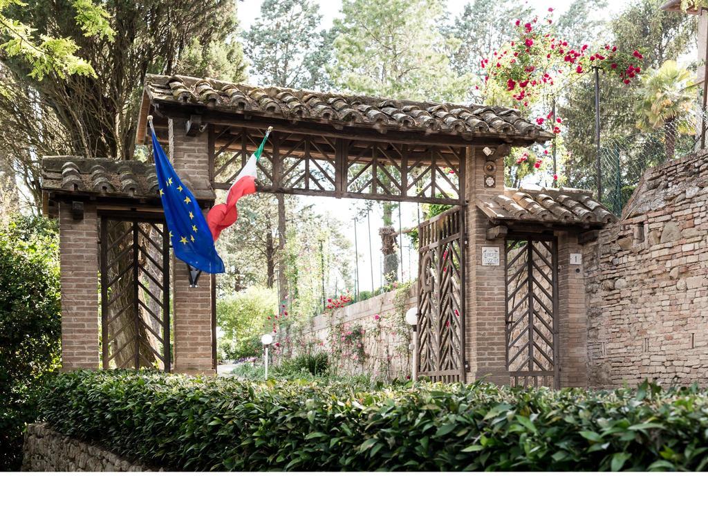 Casa Fiorita Panzió Sant'Enea Kültér fotó